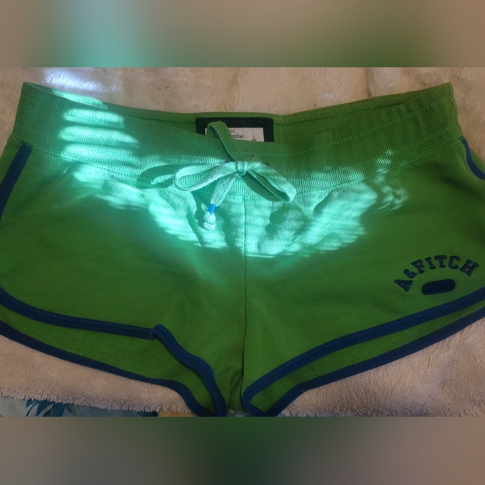 Abercrombie and Fitch shorta